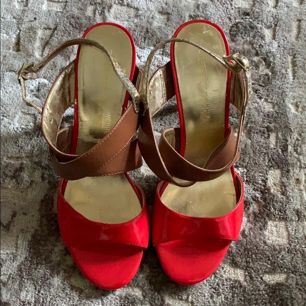 Aubrey Brooke Red/Gold stilettos